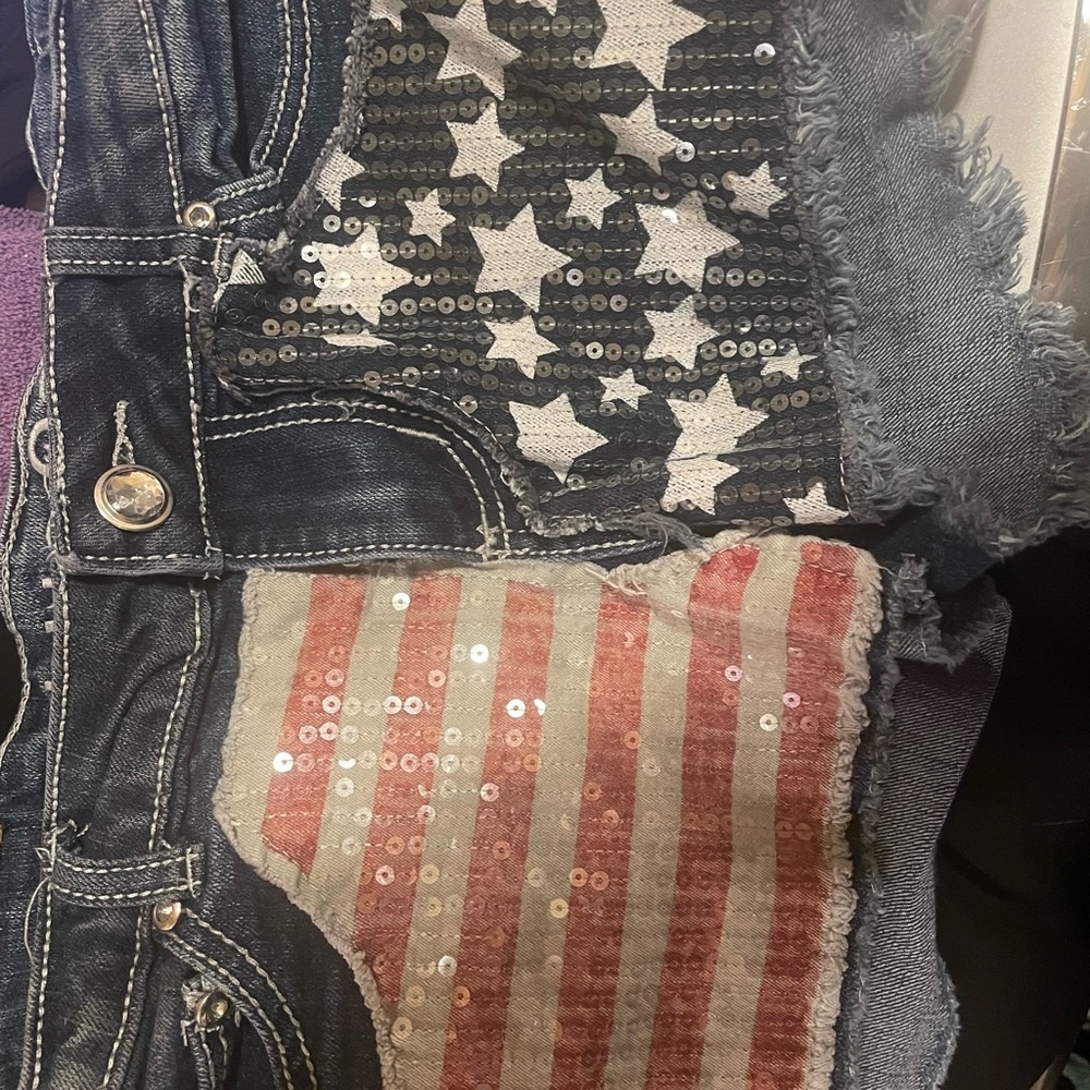 Good condition they are 7/8 size